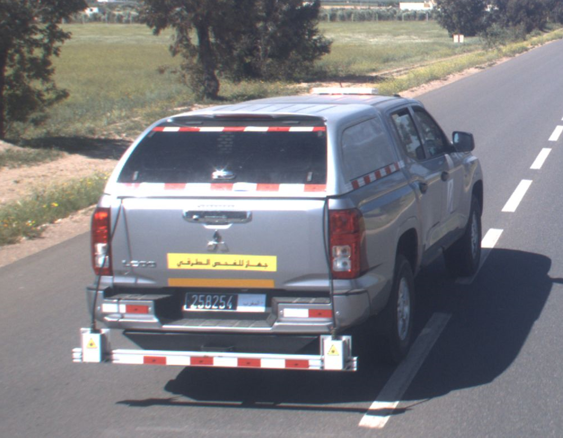Véhicule Unibox du CNER en mesure sur route