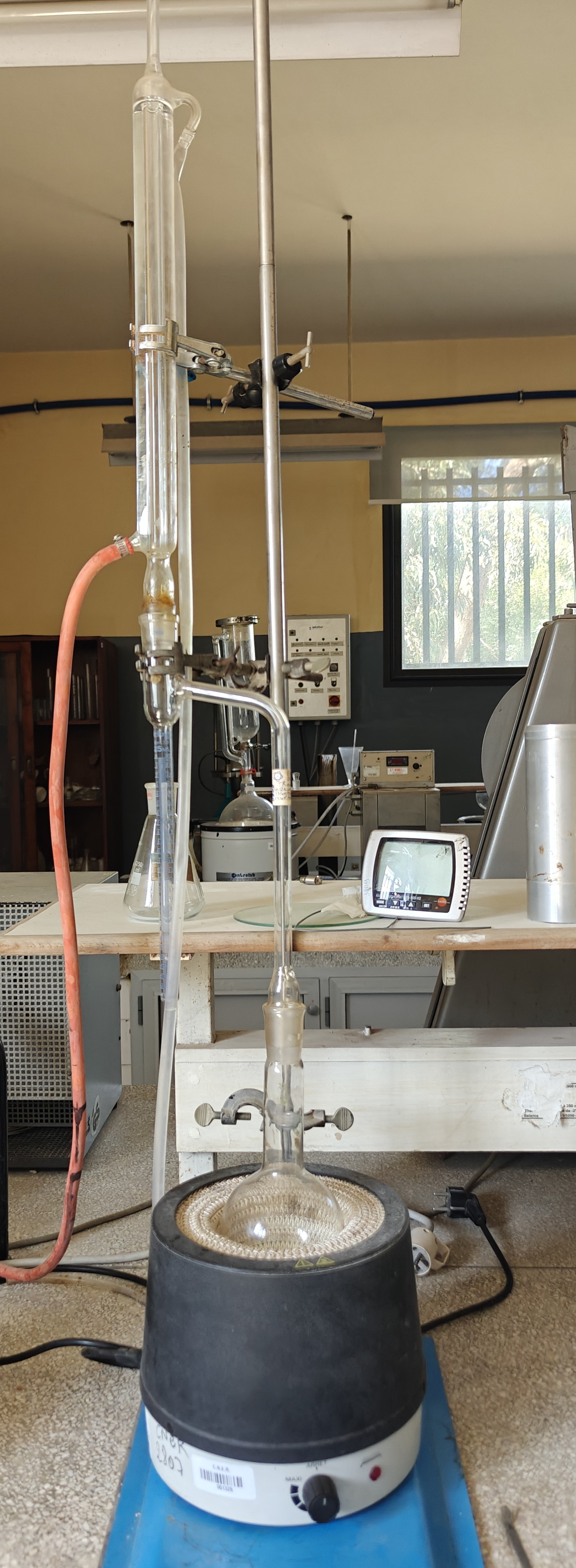 Matériel pour déterminer la teneur en eau d'une émulsion