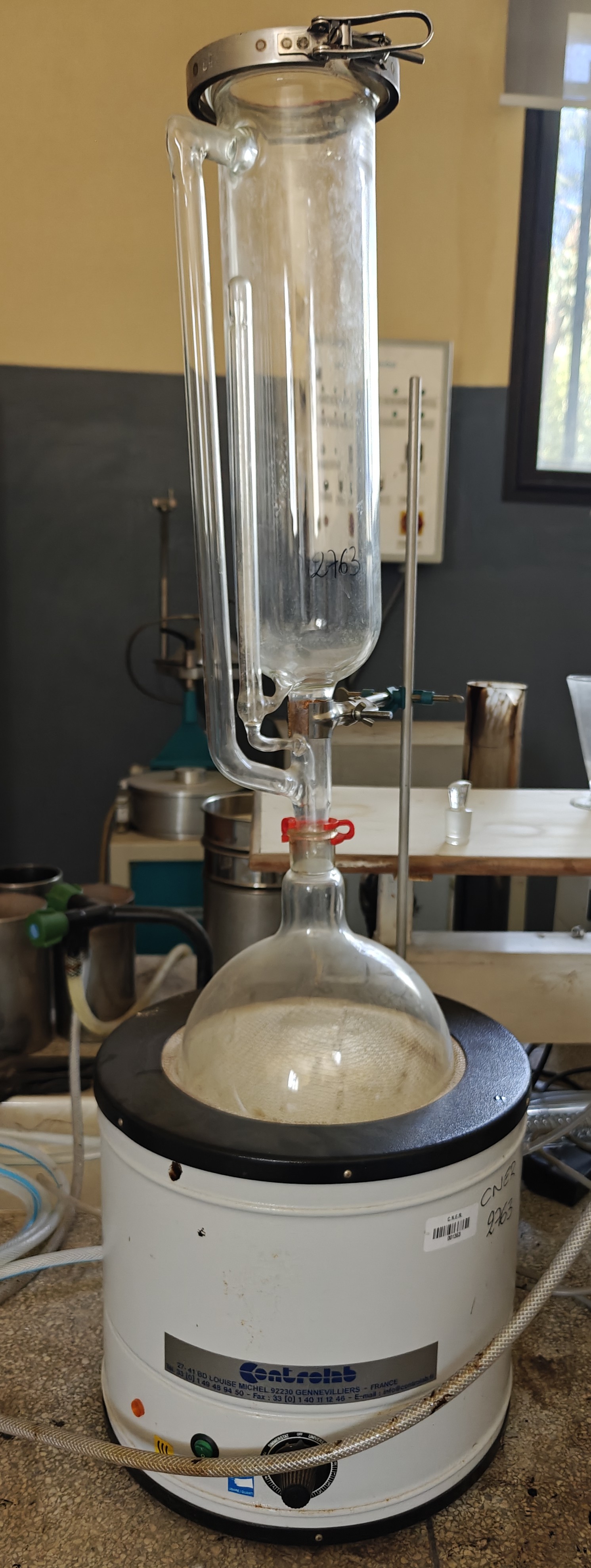 Matériel pour l'essai d'extraction de bitume